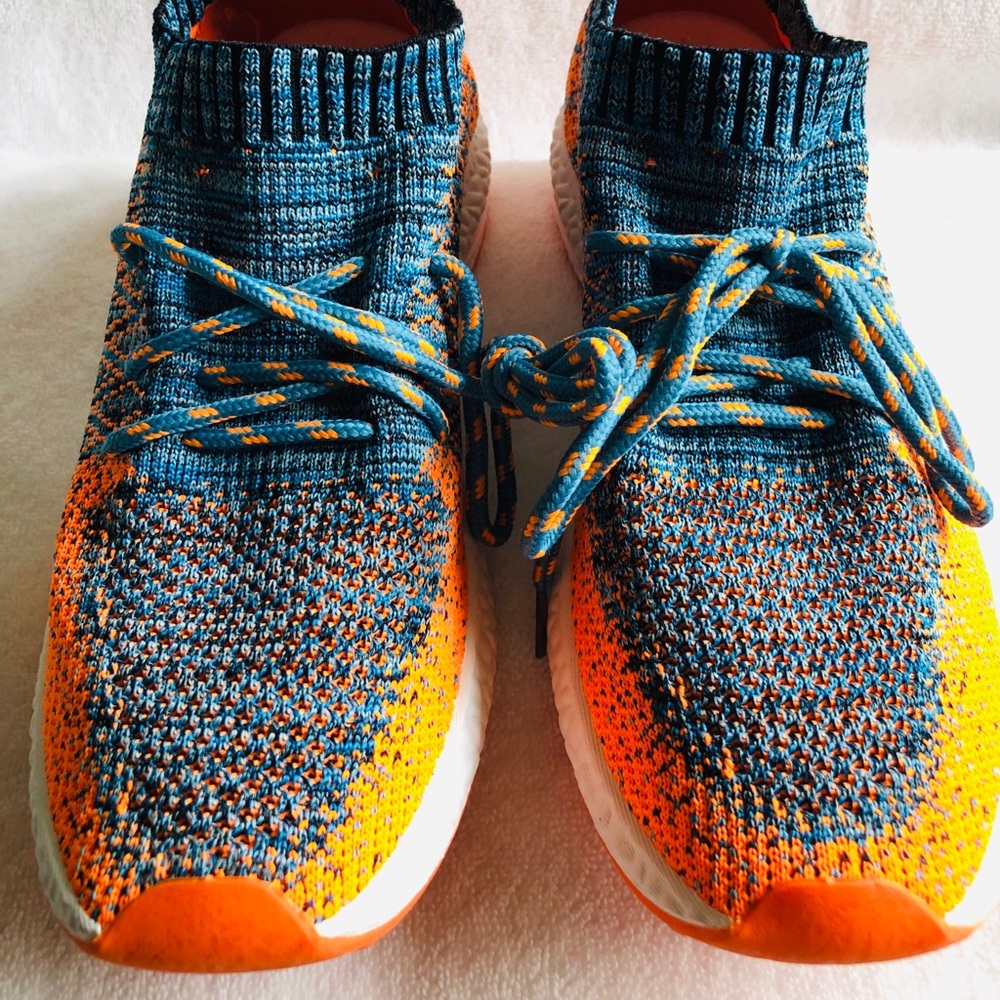 Cushion running shoes